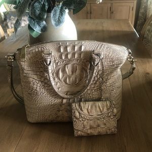 Brahmin medium Duxbury satchel w matching wallet. Sand dune ( dust bag included)
